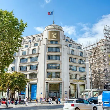 Luxueux 200m2 5ch Champs Elysées à 1min Perle Rare Parigi