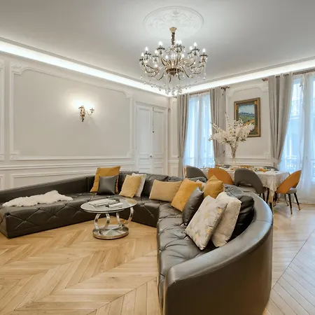 Appartamento Luxueux 200m2 5ch Champs Elysées à 1min Perle Rare Parigi