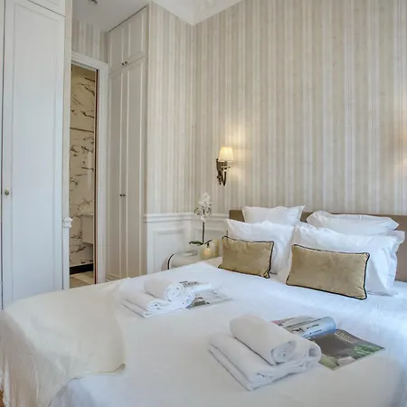 Luxueux 200m2 5ch Champs Elysées à 1min Perle Rare *