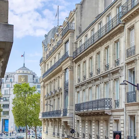 Luxueux 200m2 5ch Champs Elysées à 1min Perle Rare Parigi