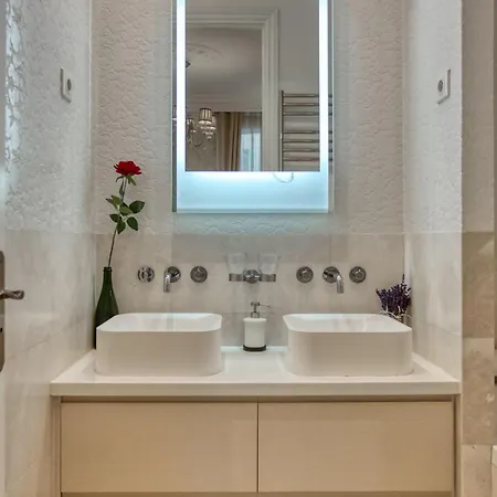 Appartamento Luxueux 200m2 5ch Champs Elysées à 1min Perle Rare *