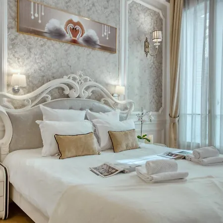 Luxueux 200m2 5ch Champs Elysées à 1min Perle Rare Appartamento Parigi