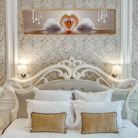 Appartamento Luxueux 200m2 5ch Champs Elysées à 1min Perle Rare
