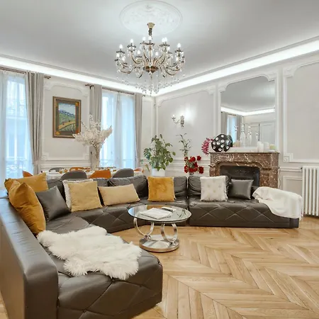 Appartamento Luxueux 200m2 5ch Champs Elysées à 1min Perle Rare