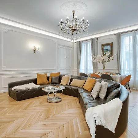 Luxueux 200m2 5ch Champs Elysées à 1min Perle Rare