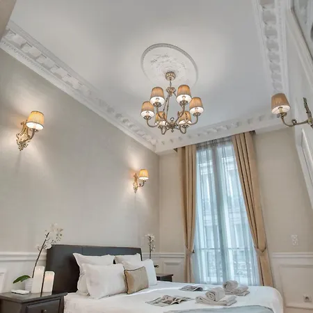 Luxueux 200m2 5ch Champs Elysées à 1min Perle Rare