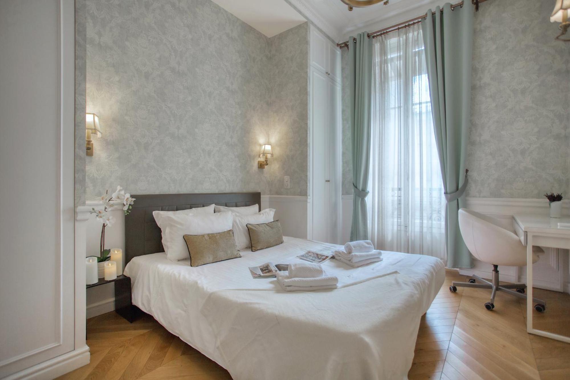 Luxueux 200m2 5ch Champs Elysees A 1min Perle Rare Appartamento Parigi