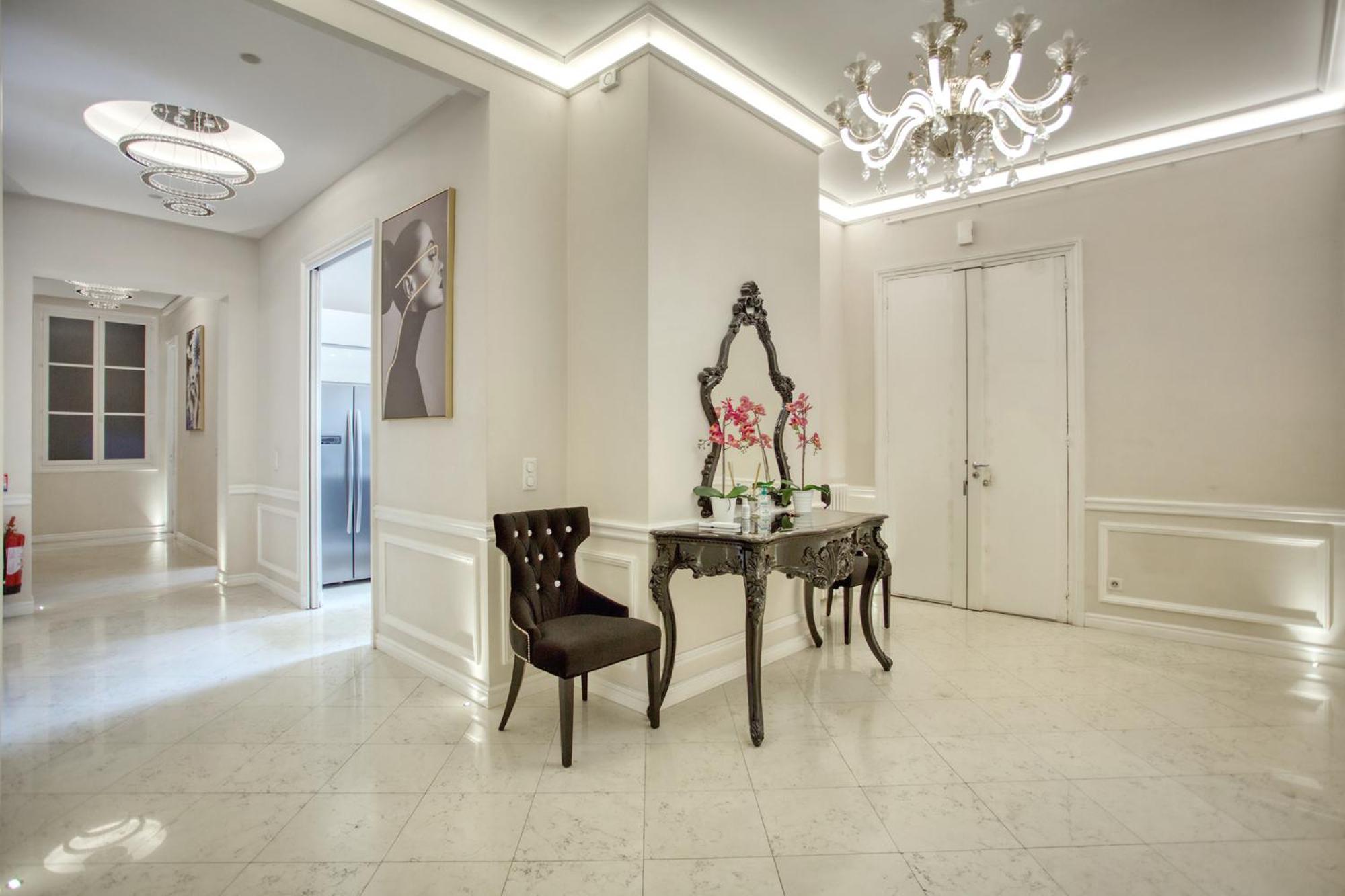 Luxueux 200m2 5ch Champs Elysees A 1min Perle Rare Appartamento Parigi