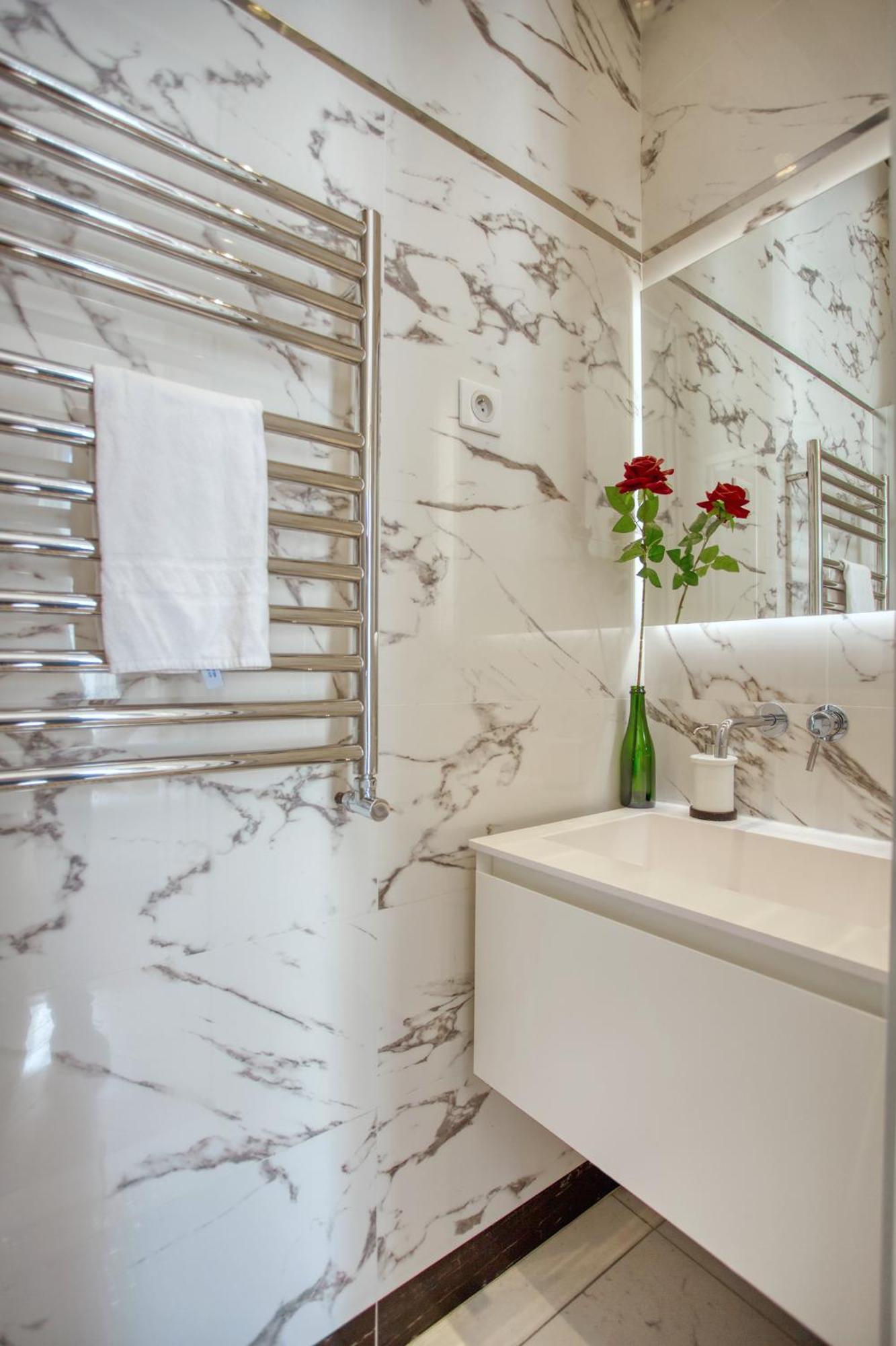 Luxueux 200m2 5ch Champs Elysees A 1min Perle Rare Parigi